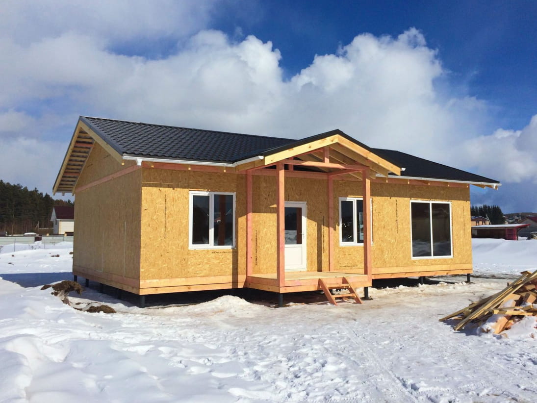 Реальная цена одноэтажного дома 102 м² из СИП-панелей в 2025 году