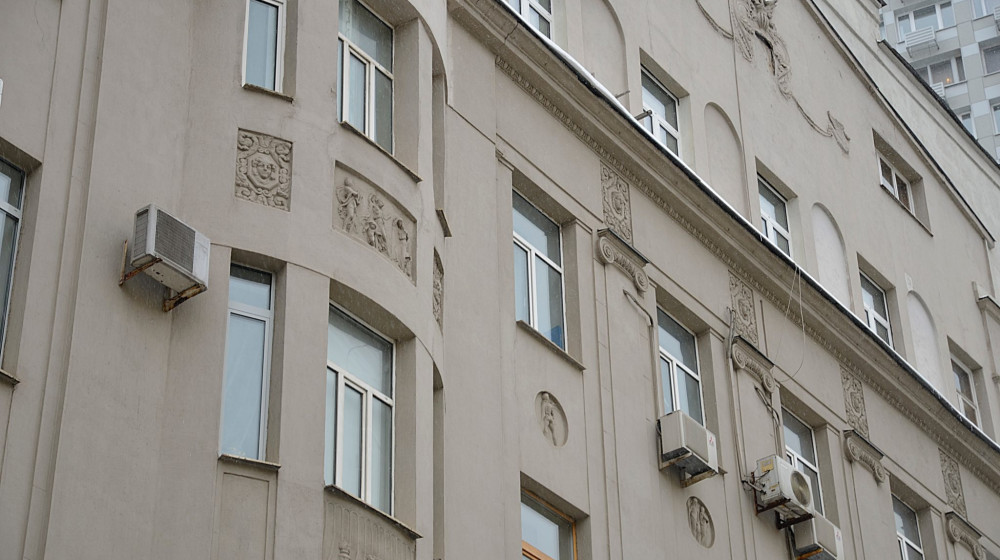 Около 100 исторических зданий Москва продала на торгах за 3,5 года